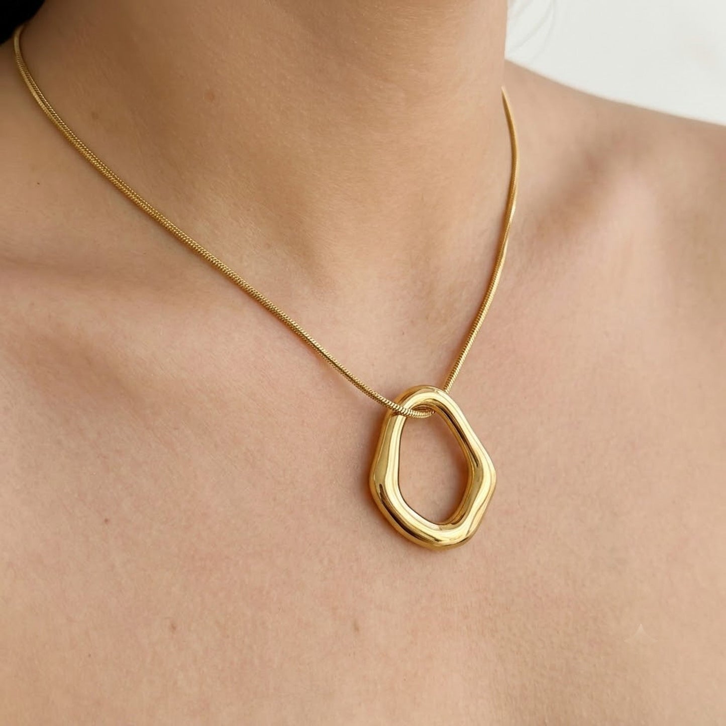 Collar Oval Dorado Acero Inox 8279-125