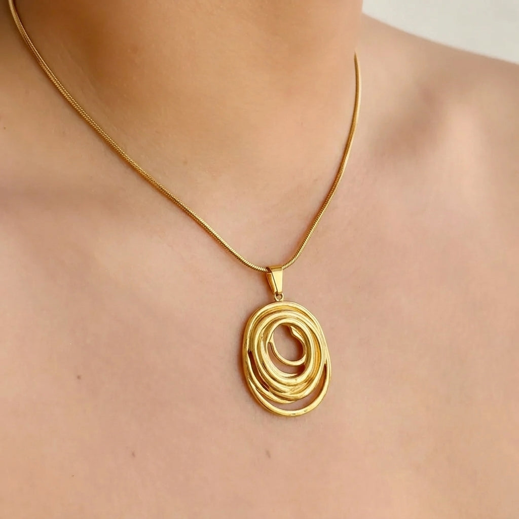 Collar Oval Vacio Dorado Acero Inox 8279-175