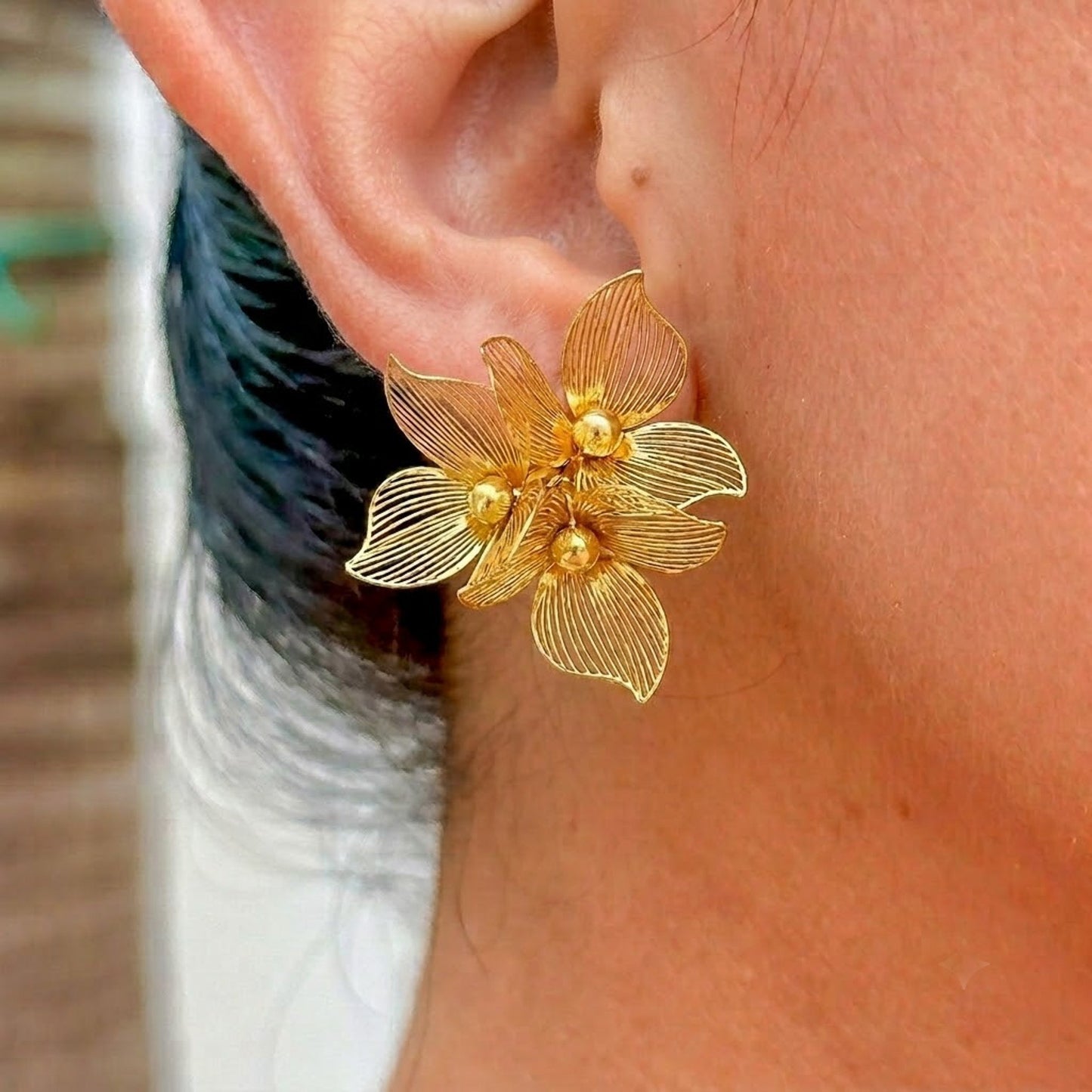 Aretes Flor Dorada Chapa 18K 0174-35