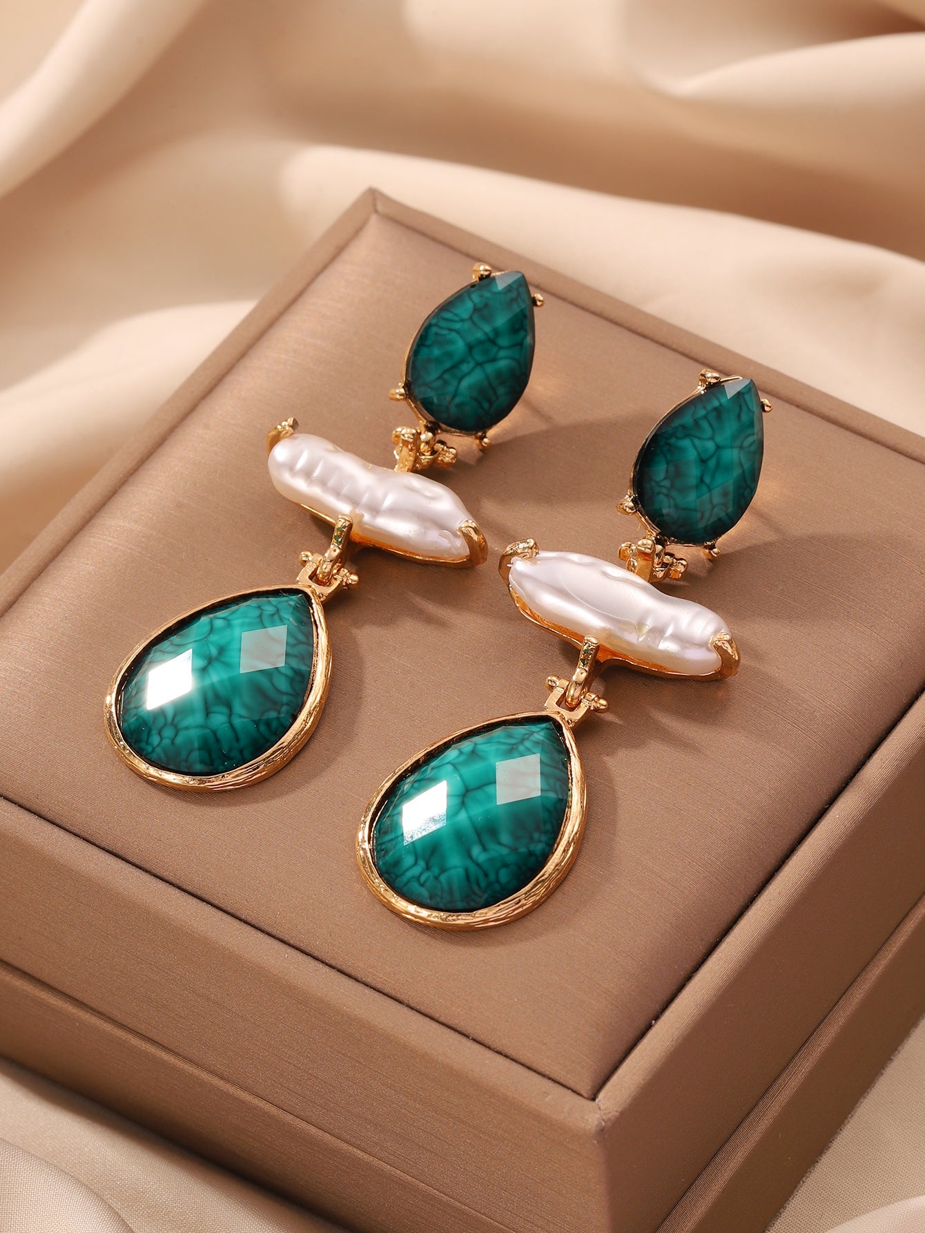 Aretes Piedra Verde Perla 3072-51