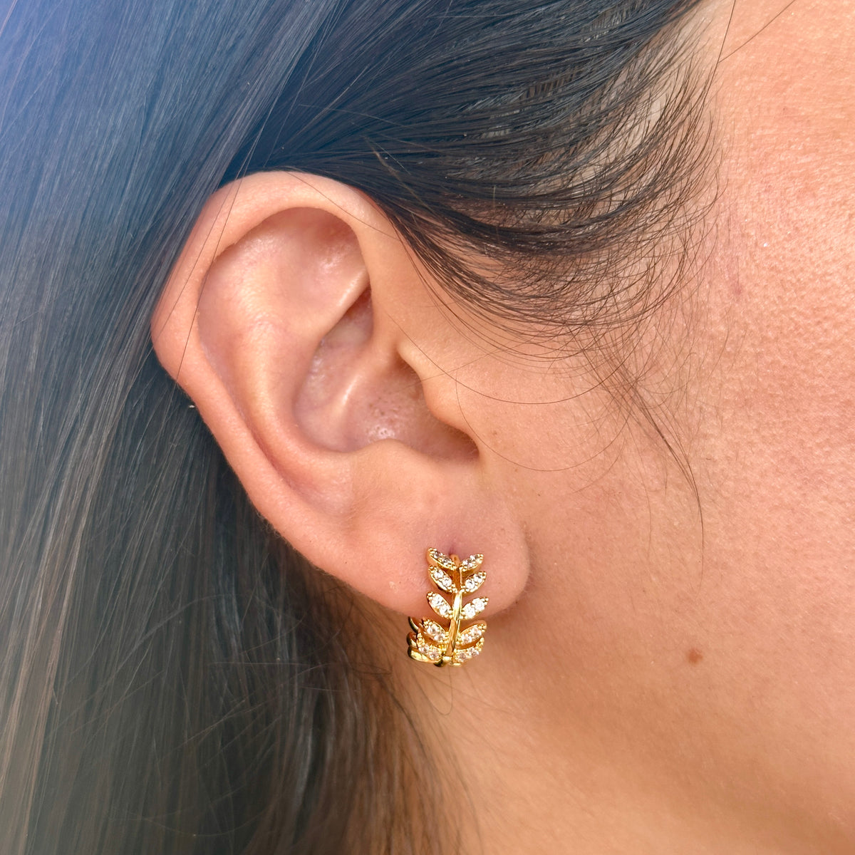 Aretes Hoja Dorada Chapa 18K 8279-45
