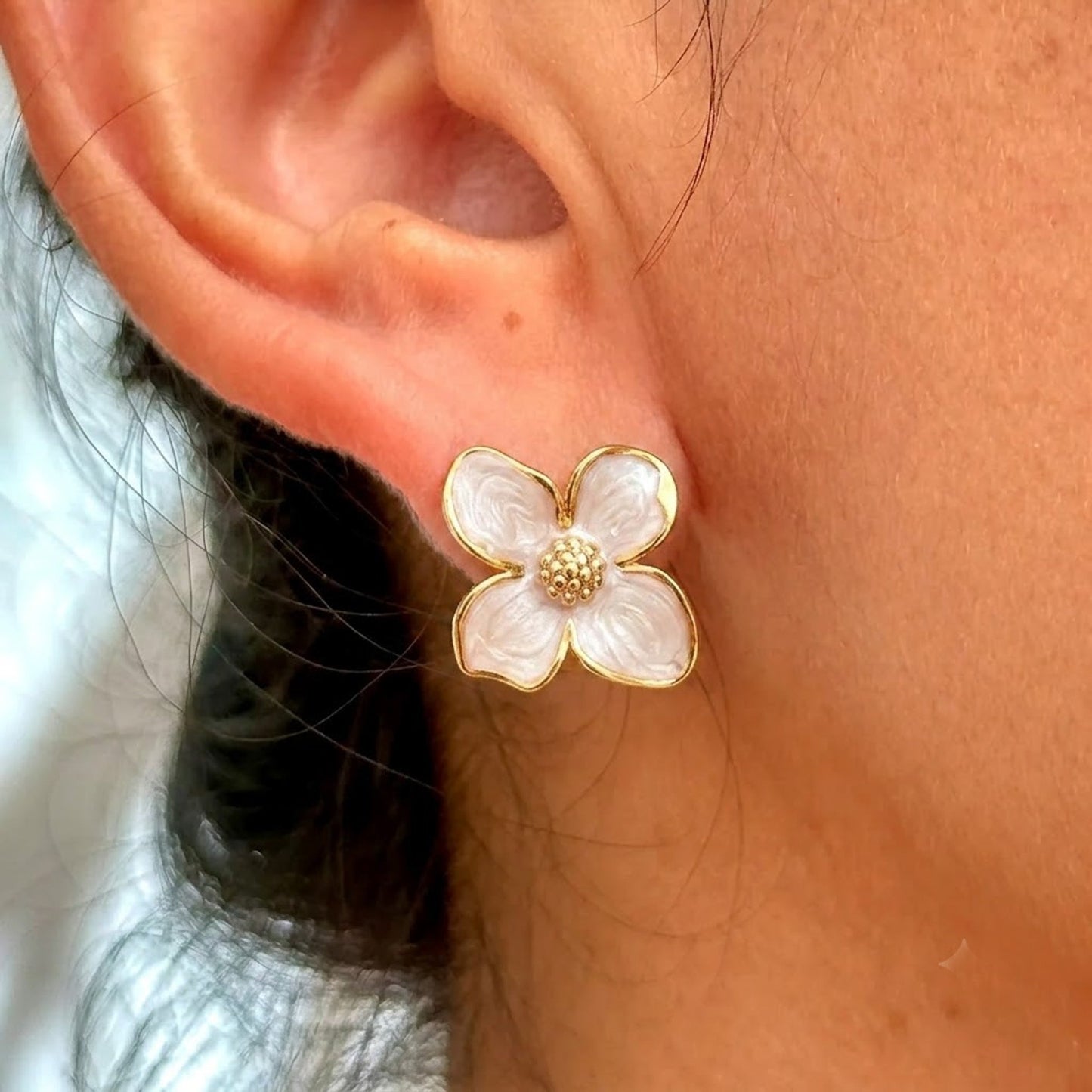 Aretes Flor Nacar Blanco Acero Inox 8279-85